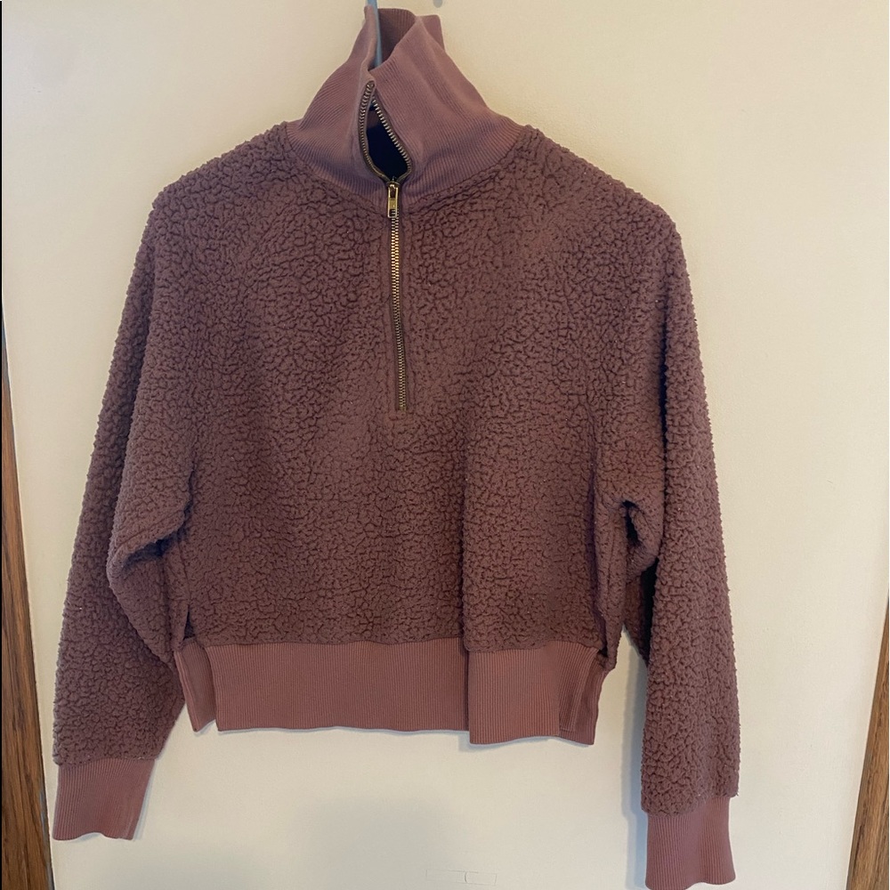 Sweatshirt/Sweater